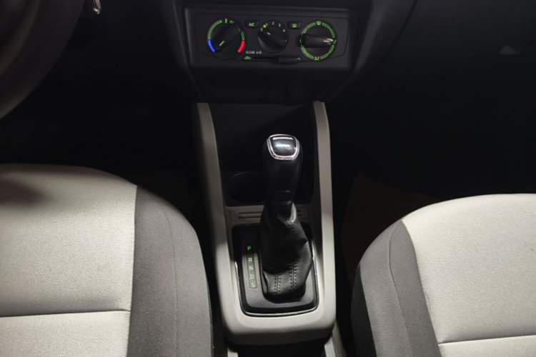 Used Skoda Fabia 2017 1.4L Automatic Car Enjoy Edition Gear Lever