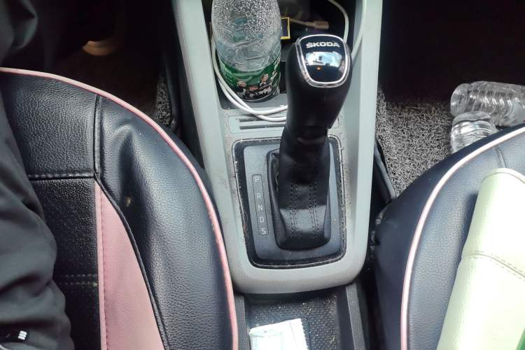 Used Skoda Fabia 2017 1.4L Automatic Car Enjoy Edition Gear Lever