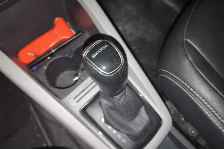 Used Skoda Fabia 2017 1.4L Automatic Car Enjoy Edition Gear Lever