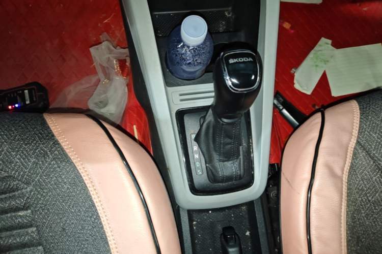 Used Skoda Fabia 2017 1.4L Automatic Car Enjoy Edition Gear Lever