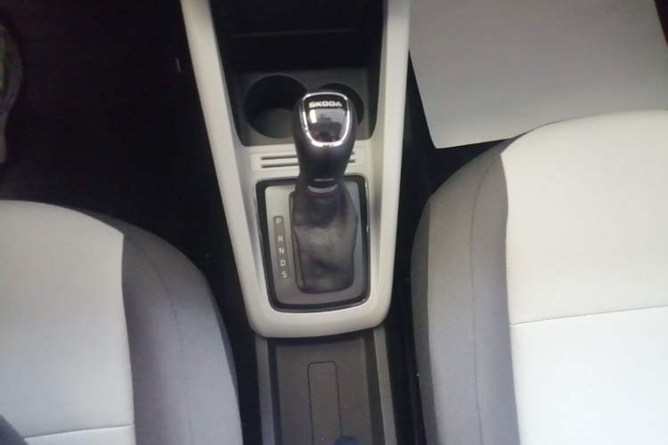 Used Skoda Fabia 2017 1.4L Automatic Car Enjoy Edition Gear Lever