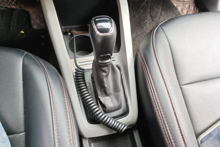 Used Skoda Fabia 2017 1.4L Automatic Car Enjoy Edition Gear Lever