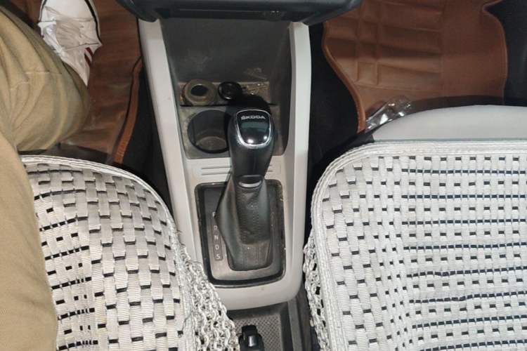 Used Skoda Fabia 2017 1.4L Automatic Car Enjoy Edition Gear Lever