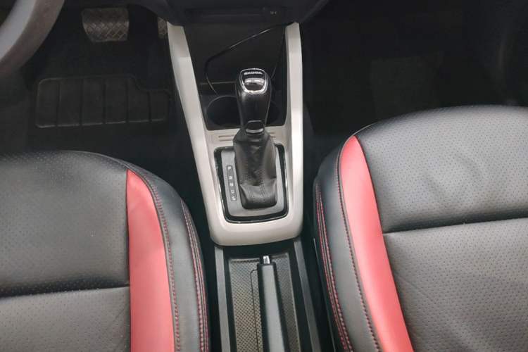 Used Skoda Fabia 2017 1.4L Automatic Car Enjoy Edition Gear Lever