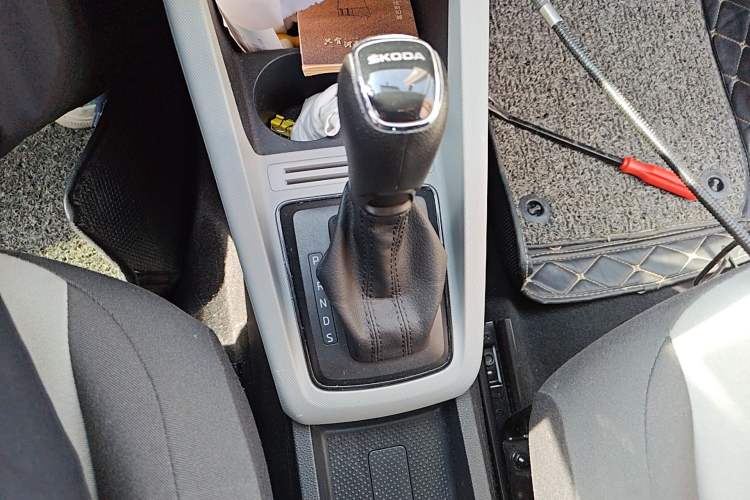 Used Skoda Fabia 2017 1.4L Automatic Car Enjoy Edition Gear Lever