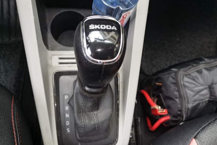 Used Skoda Fabia 2017 1.4L Automatic Car Enjoy Edition Gear Lever