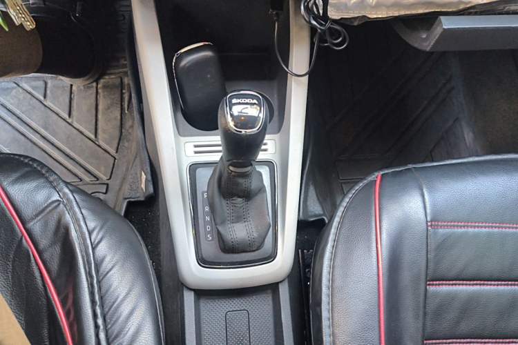 Used Skoda Fabia 2017 1.4L Automatic Car Enjoy Edition Gear Lever