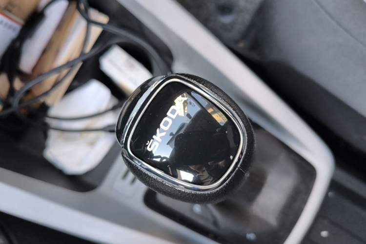Used Skoda Fabia 2017 1.4L Automatic Car Enjoy Edition Gear Lever