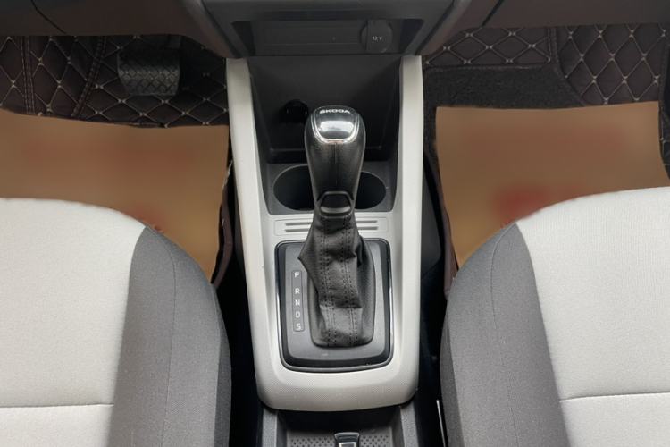 Used Skoda Fabia 2017 1.4L Automatic Car Enjoy Edition Gear Lever