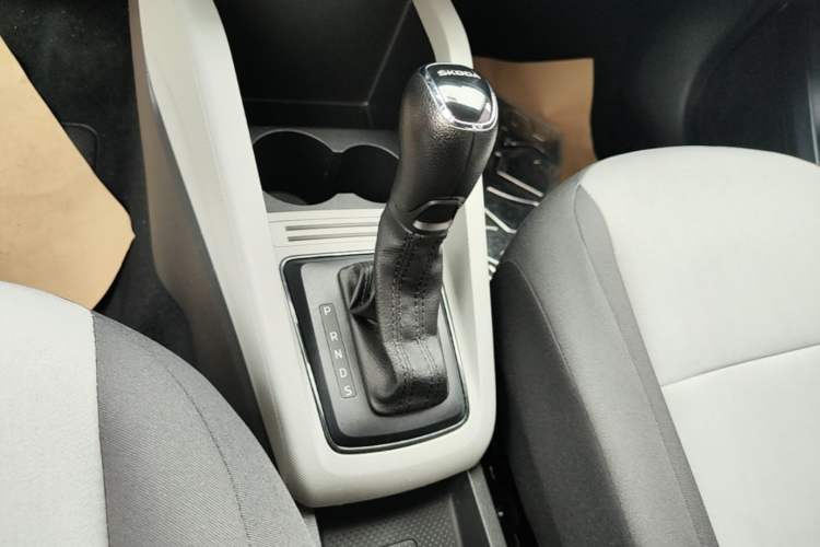 Used Skoda Fabia 2017 1.4L Automatic Car Enjoy Edition Gear Lever