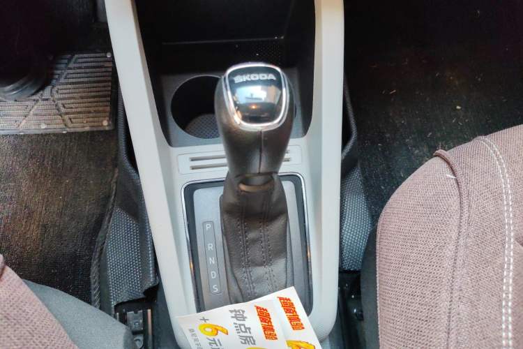 Used Skoda Fabia 2017 1.4L Automatic Front-Drive Model Gear Lever