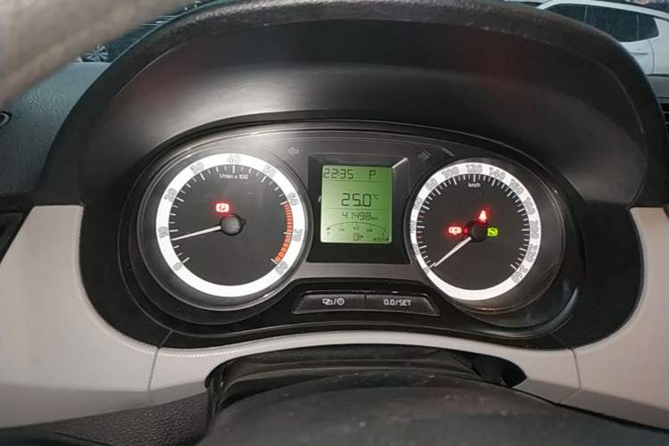 Used Skoda Fabia 2017 1.4L Automatic Car Enjoy Edition Instrument Cluster