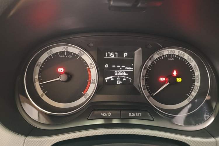 Used Skoda Fabia 2017 1.6L Automatic Sport Edition Instrument Cluster