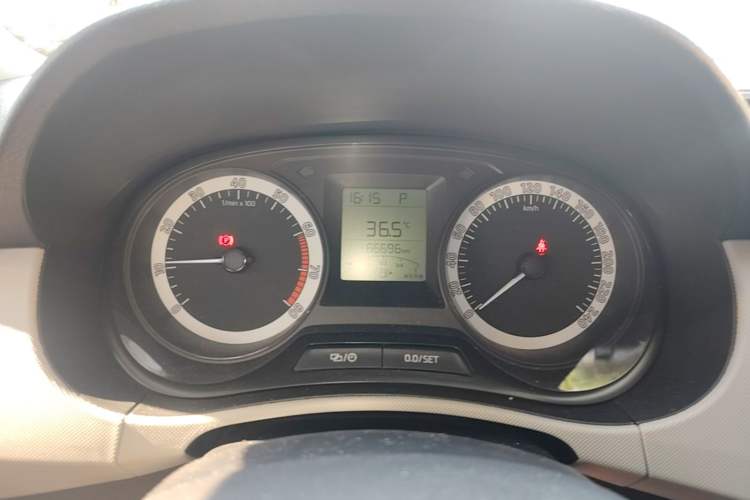 Used Skoda Fabia 2017 1.4L Automatic Car Enjoy Edition Instrument Cluster