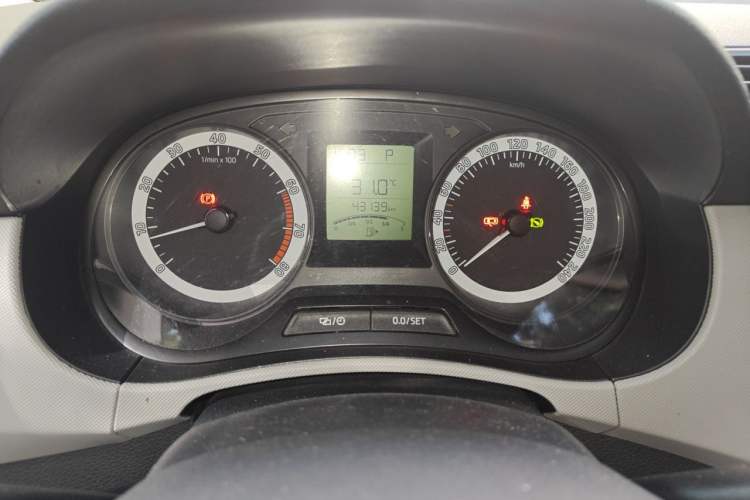 Used Skoda Fabia 2017 1.4L Automatic Car Enjoy Edition Instrument Cluster