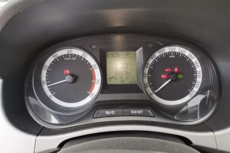 Used Skoda Fabia 2017 1.4L Automatic Car Enjoy Edition Instrument Cluster