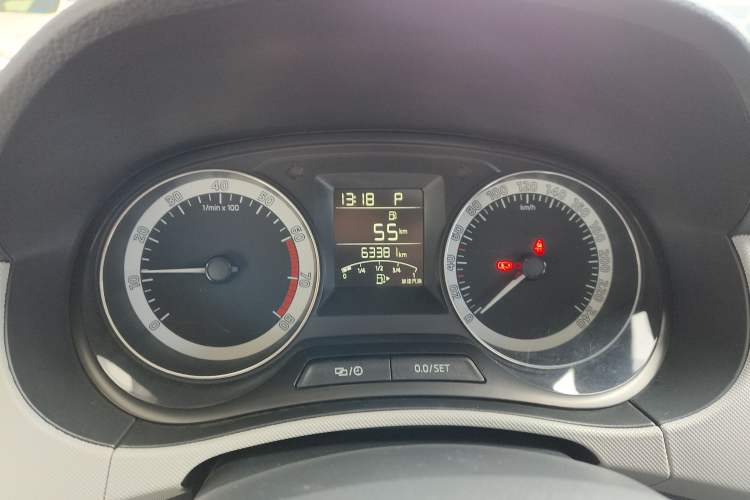 Used Skoda Fabia 2017 1.6L Automatic Sport Edition Instrument Cluster