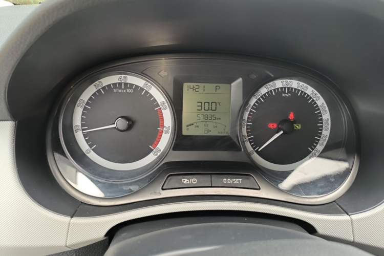 Used Skoda Fabia 2017 1.4L Automatic Car Enjoy Edition Instrument Cluster