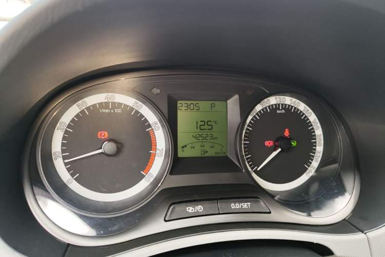 Used Skoda Fabia 2017 1.4L Automatic Car Enjoy Edition Instrument Cluster