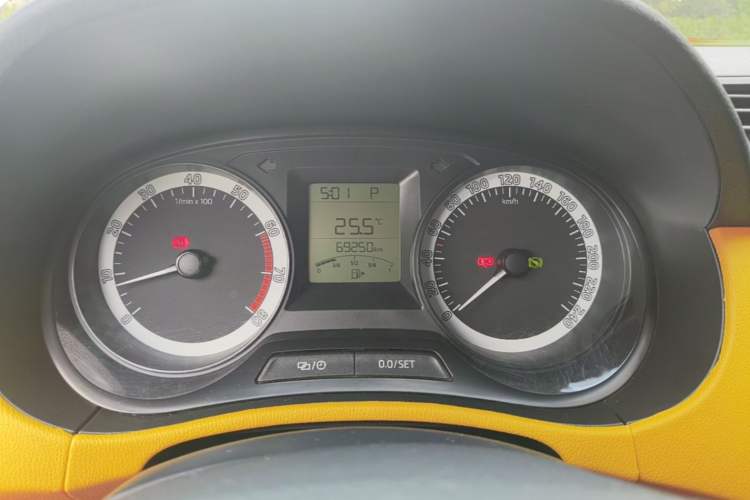 Used Skoda Fabia 2017 1.4L Automatic Car Enjoy Edition Instrument Cluster