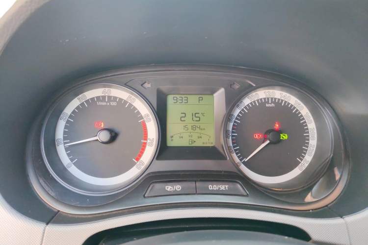 Used Skoda Fabia 2017 1.4L Automatic Front-Drive Model Instrument Cluster