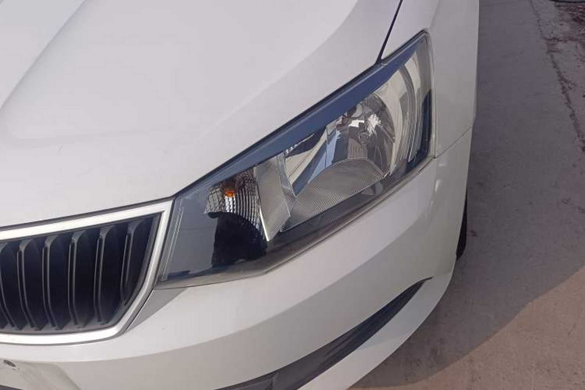 Used Skoda Fabia 2017 1.4L Automatic Car Enjoy Edition Left Front Headlight