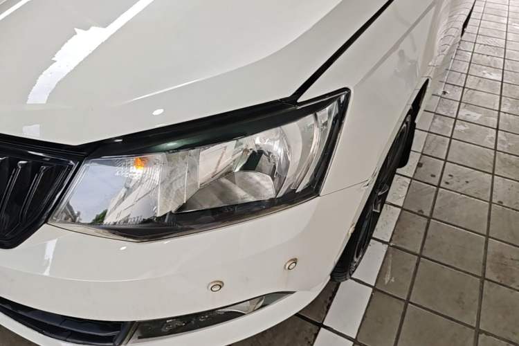 Used Skoda Fabia 2017 1.6L Automatic Sport Edition Left Front Headlight