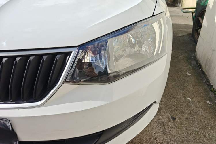Used Skoda Fabia 2017 1.4L Automatic Car Enjoy Edition Left Front Headlight
