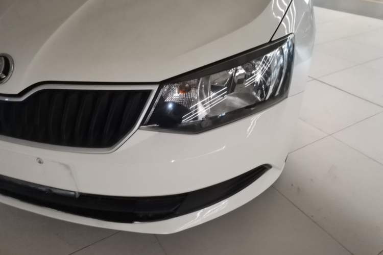 Used Skoda Fabia 2017 1.4L Automatic Car Enjoy Edition Left Front Headlight
