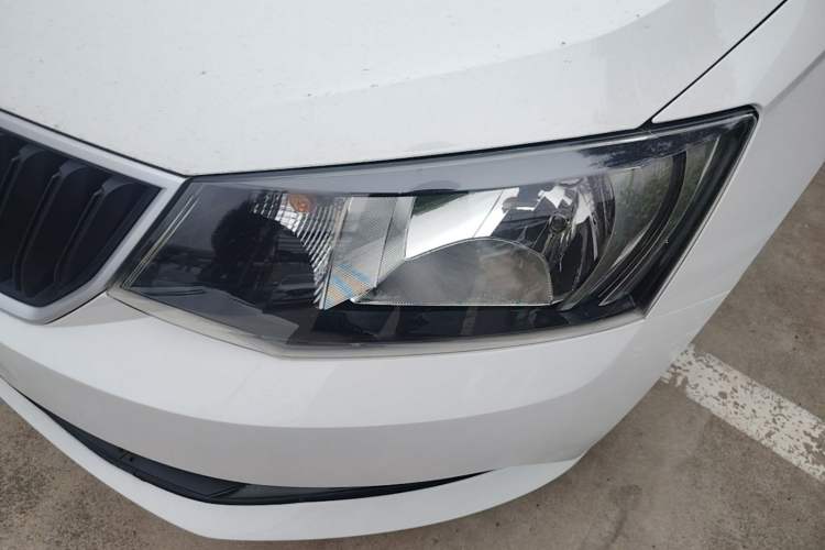 Used Skoda Fabia 2017 1.4L Automatic Car Enjoy Edition Left Front Headlight