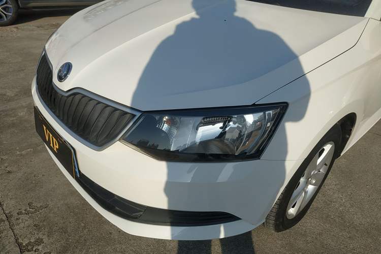 Used Skoda Fabia 2017 1.4L Automatic Car Enjoy Edition Left Front Headlight