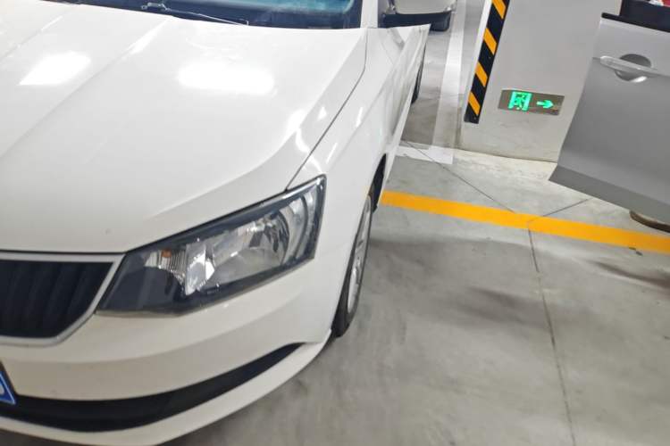 Used Skoda Fabia 2017 1.4L Automatic Car Enjoy Edition Left Front Headlight