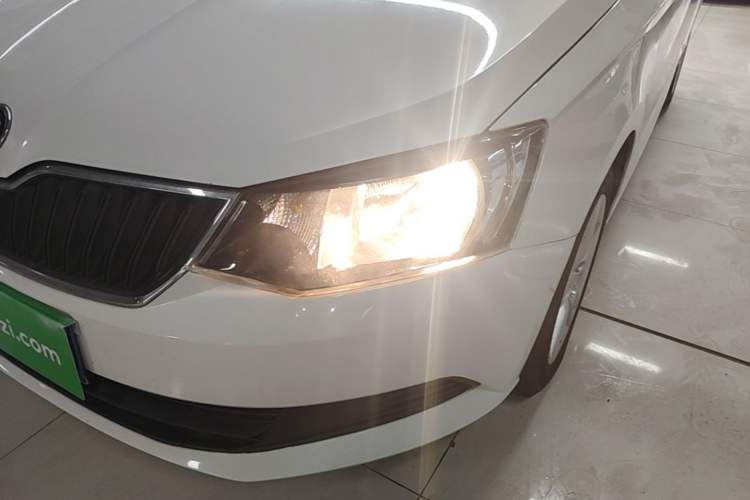 Used Skoda Fabia 2017 1.4L Automatic Car Enjoy Edition Left Front Headlight