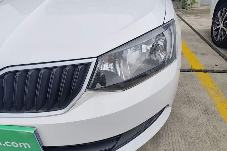 Used Skoda Fabia 2017 1.4L Automatic Car Enjoy Edition Left Front Headlight