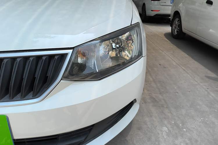 Used Skoda Fabia 2017 1.4L Automatic Car Enjoy Edition Left Front Headlight