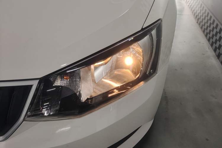 Used Skoda Fabia 2017 1.4L Automatic Car Enjoy Edition Left Front Headlight