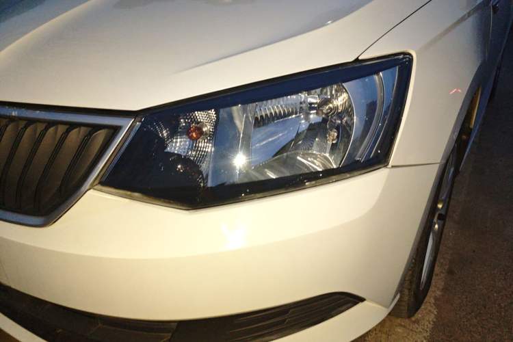 Used Skoda Fabia 2017 1.4L Manual Enjoy Edition Left Front Headlight