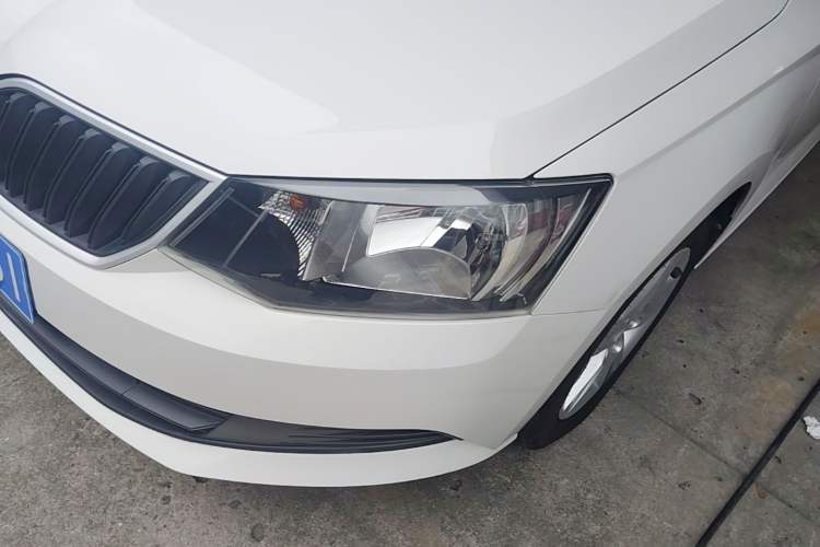 Used Skoda Fabia 2017 1.4L Automatic Car Enjoy Edition Left Front Headlight