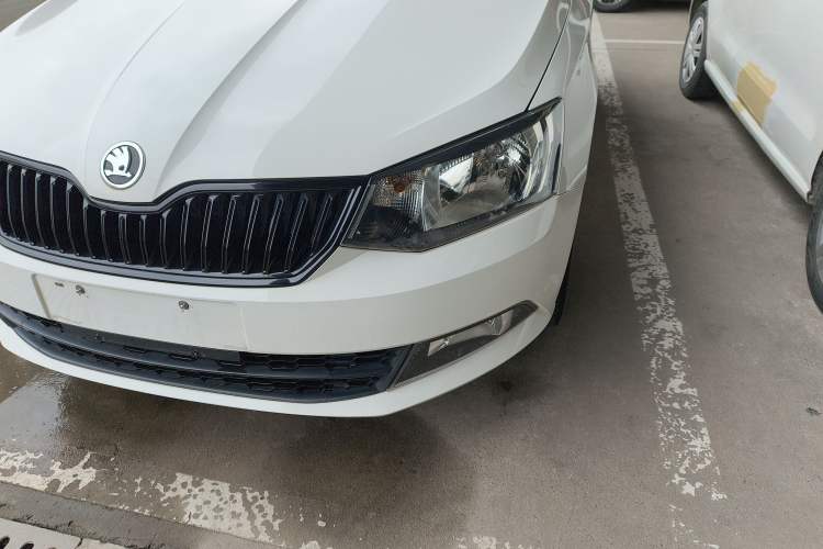 Used Skoda Fabia 2017 1.6L Automatic Sport Edition Left Front Headlight