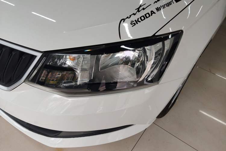 Used Skoda Fabia 2017 1.4L Automatic Car Enjoy Edition Left Front Headlight