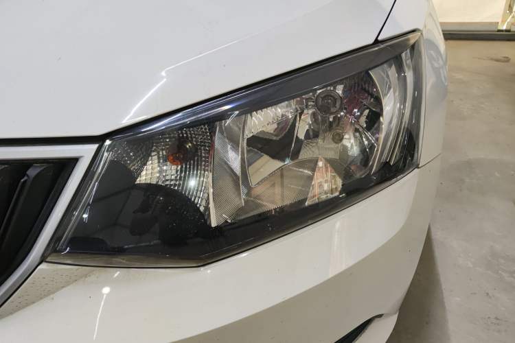 Used Skoda Fabia 2017 1.4L Automatic Car Enjoy Edition Left Front Headlight