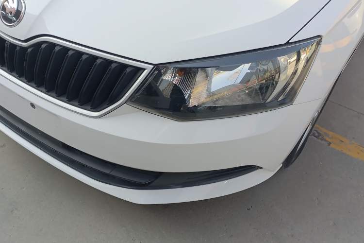 Used Skoda Fabia 2017 1.4L Automatic Car Enjoy Edition Left Front Headlight