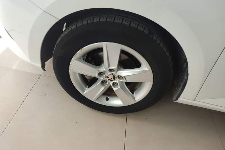 Used Skoda Fabia 2017 1.4L Automatic Car Enjoy Edition Left Front Wheel Hub