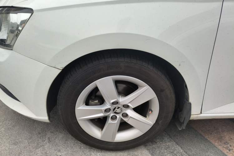 Used Skoda Fabia 2017 1.4L Automatic Car Enjoy Edition Left Front Wheel Hub