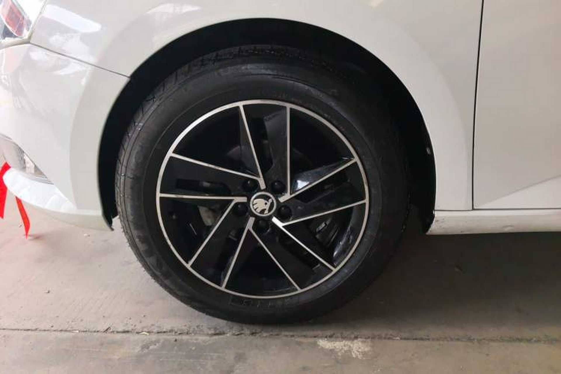 Used Skoda Fabia 2017 1.6L Automatic Chuanxing Edition Left Front Wheel Hub