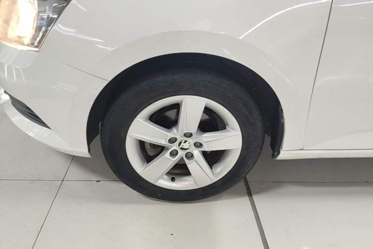 Used Skoda Fabia 2017 1.4L Automatic Car Enjoy Edition Left Front Wheel Hub