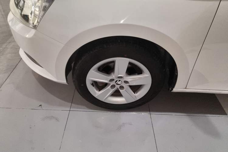 Used Skoda Fabia 2017 1.4L Automatic Car Enjoy Edition Left Front Wheel Hub