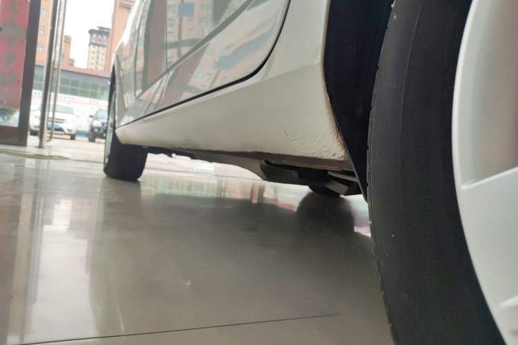Used Skoda Fabia 2017 1.4L Automatic Car Enjoy Edition Left Side Sill