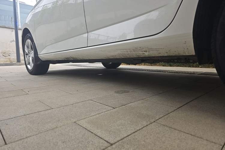 Used Skoda Fabia 2017 1.4L Automatic Car Enjoy Edition Left Side Sill