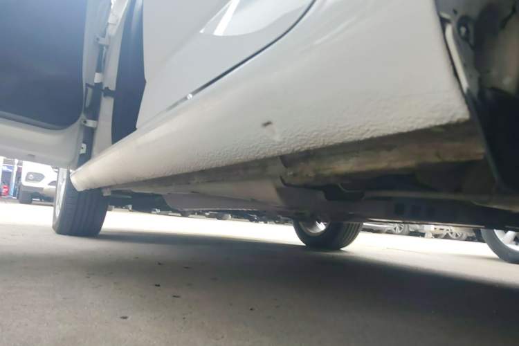 Used Skoda Fabia 2017 1.4L Automatic Car Enjoy Edition Left Side Sill